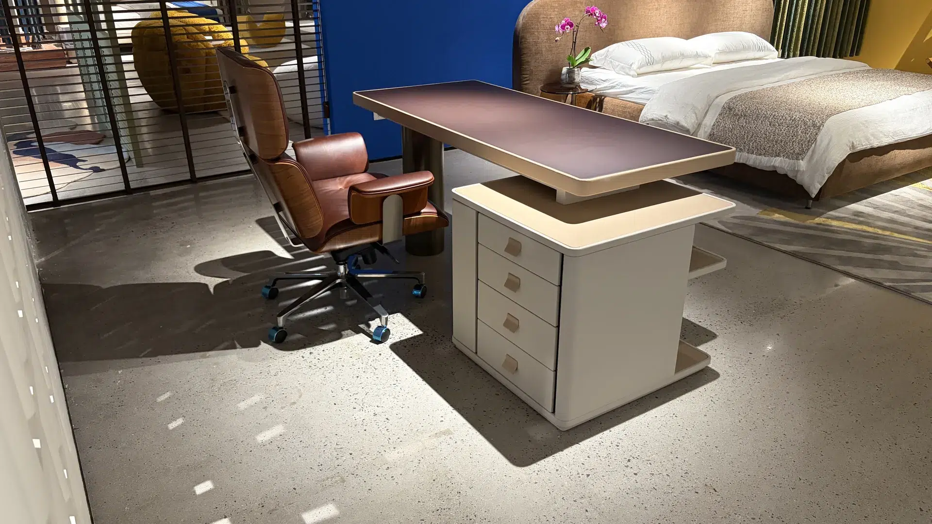 Desk 004 on display at EvergoCasa's Foshan showroom - office interior design project ideas